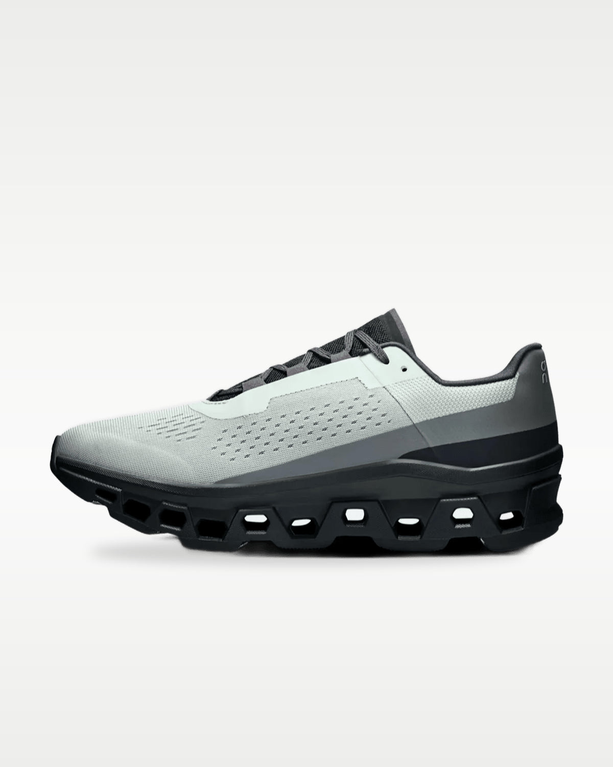 On Cloudmonster Glacier Black — vista 2